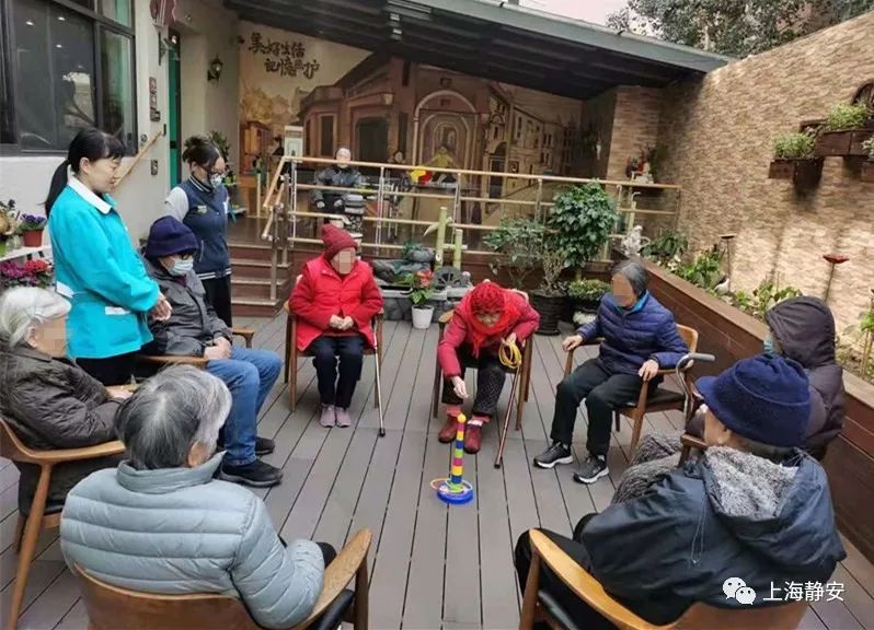 醫(yī)療、康復(fù)、生活照料……這些需求在家門口就能解決！靜安這里正打造“沒有圍墻的養(yǎng)老院”(圖1)