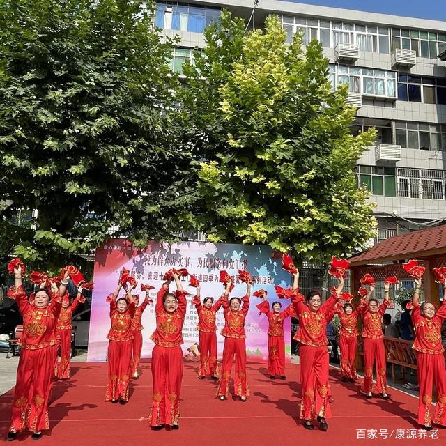 為民服務(wù)養(yǎng)老早市走進(jìn)土門(mén)街道漢城東路社區(qū)(圖1)